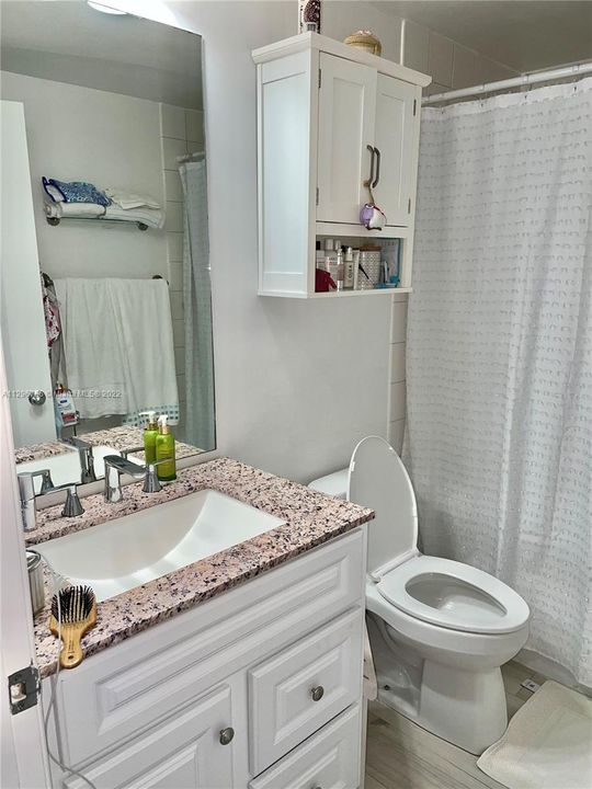 Recently Sold: $465,000 (1 beds, 1 baths, 806 Square Feet)