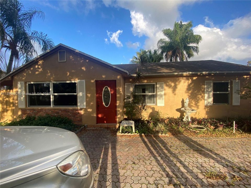 Recently Sold: $449,900 (0 beds, 0 baths, 2492 Square Feet)