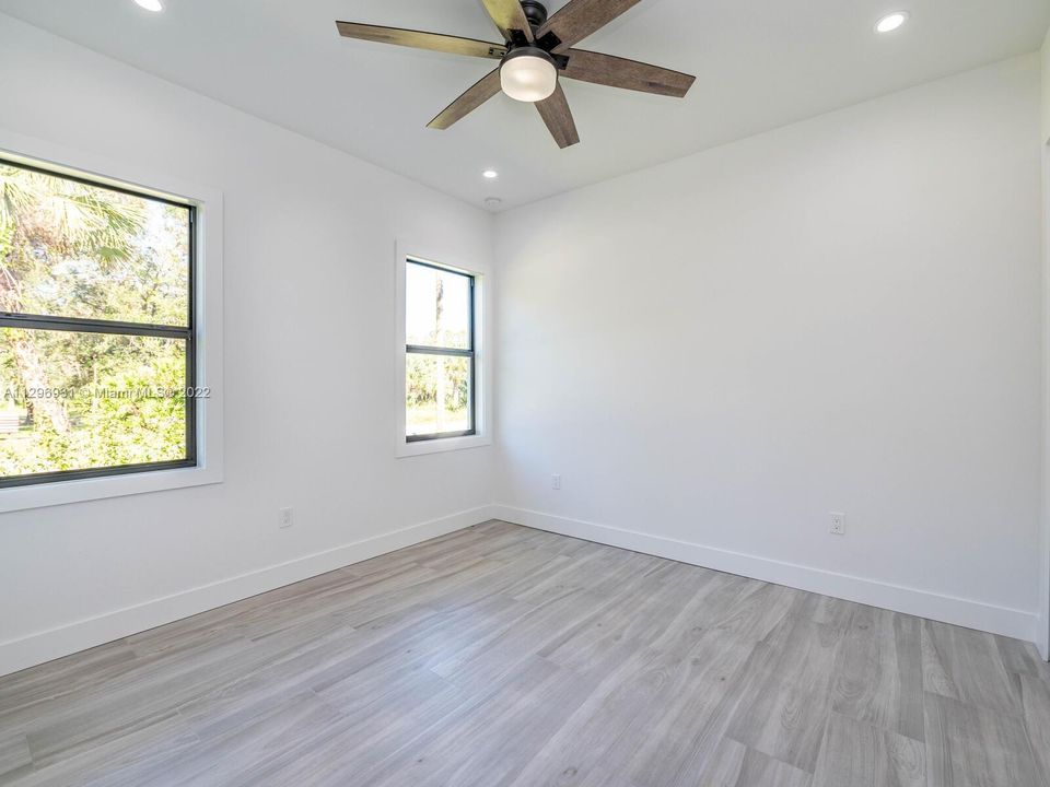 Recently Sold: $1,190,000 (4 beds, 4 baths, 2644 Square Feet)