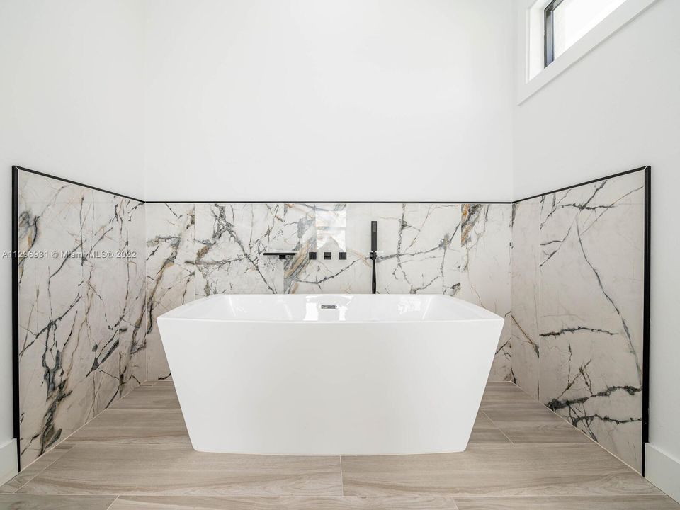 Recently Sold: $1,190,000 (4 beds, 4 baths, 2644 Square Feet)