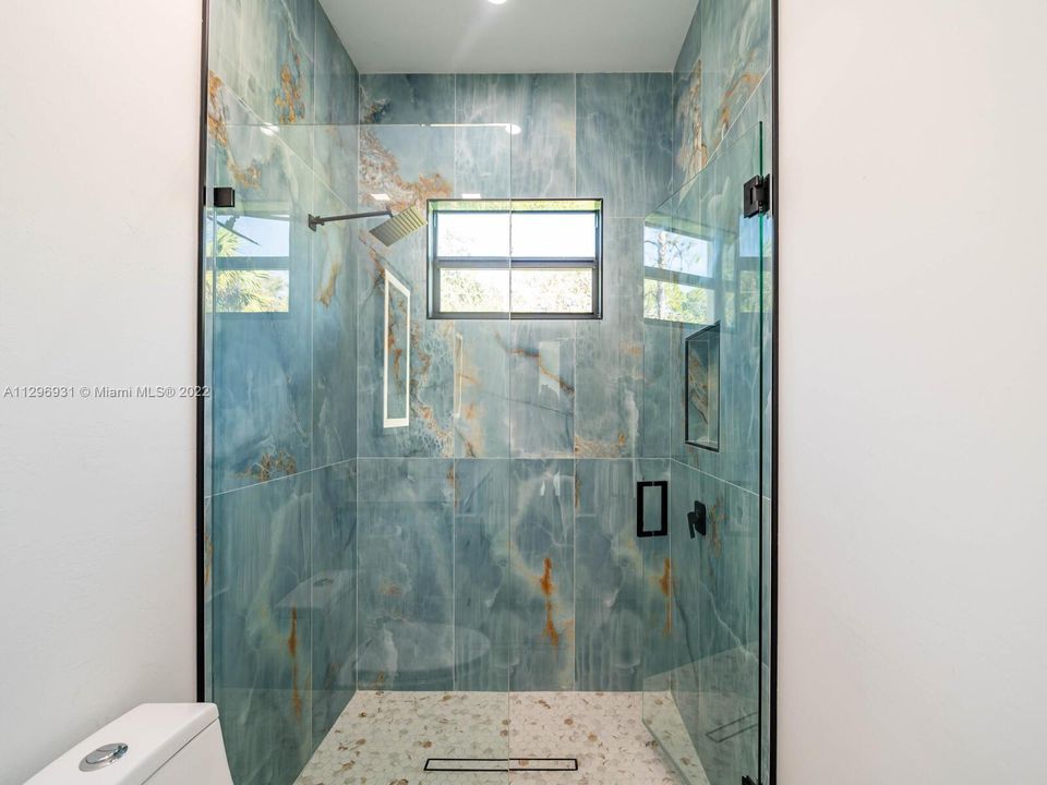 Recently Sold: $1,190,000 (4 beds, 4 baths, 2644 Square Feet)