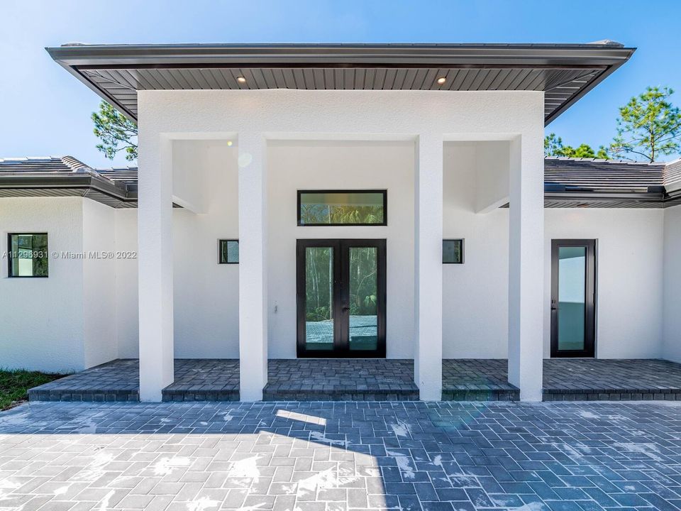 Recently Sold: $1,190,000 (4 beds, 4 baths, 2644 Square Feet)