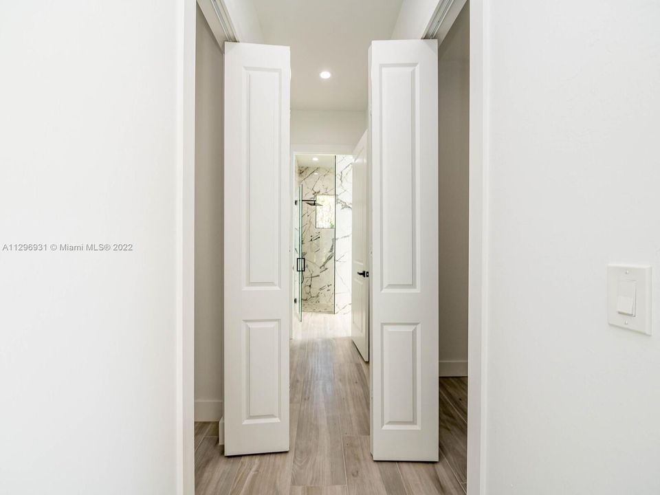 Recently Sold: $1,190,000 (4 beds, 4 baths, 2644 Square Feet)