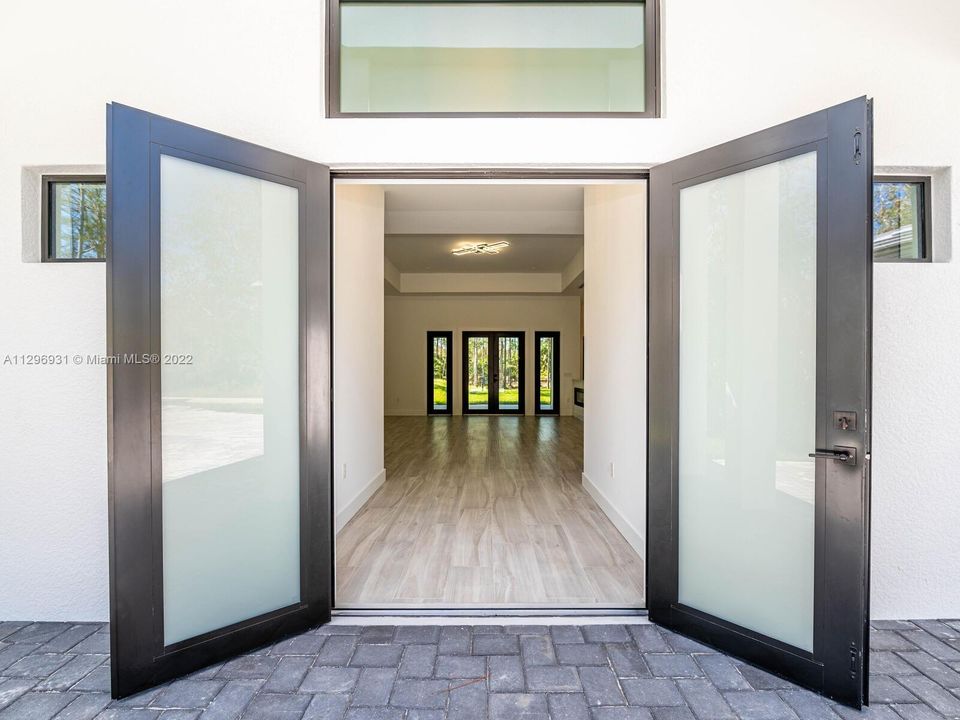 Recently Sold: $1,190,000 (4 beds, 4 baths, 2644 Square Feet)