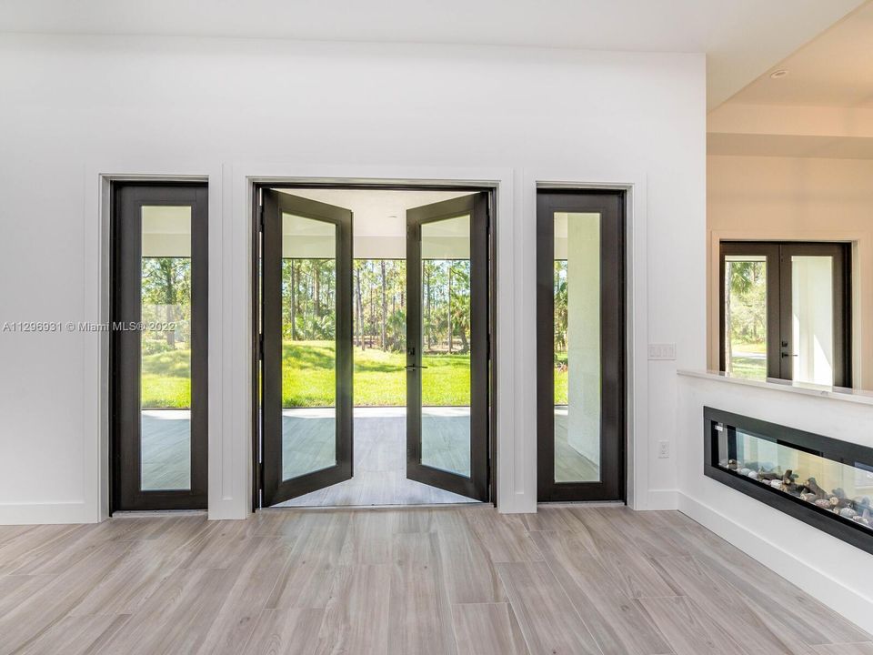 Recently Sold: $1,190,000 (4 beds, 4 baths, 2644 Square Feet)