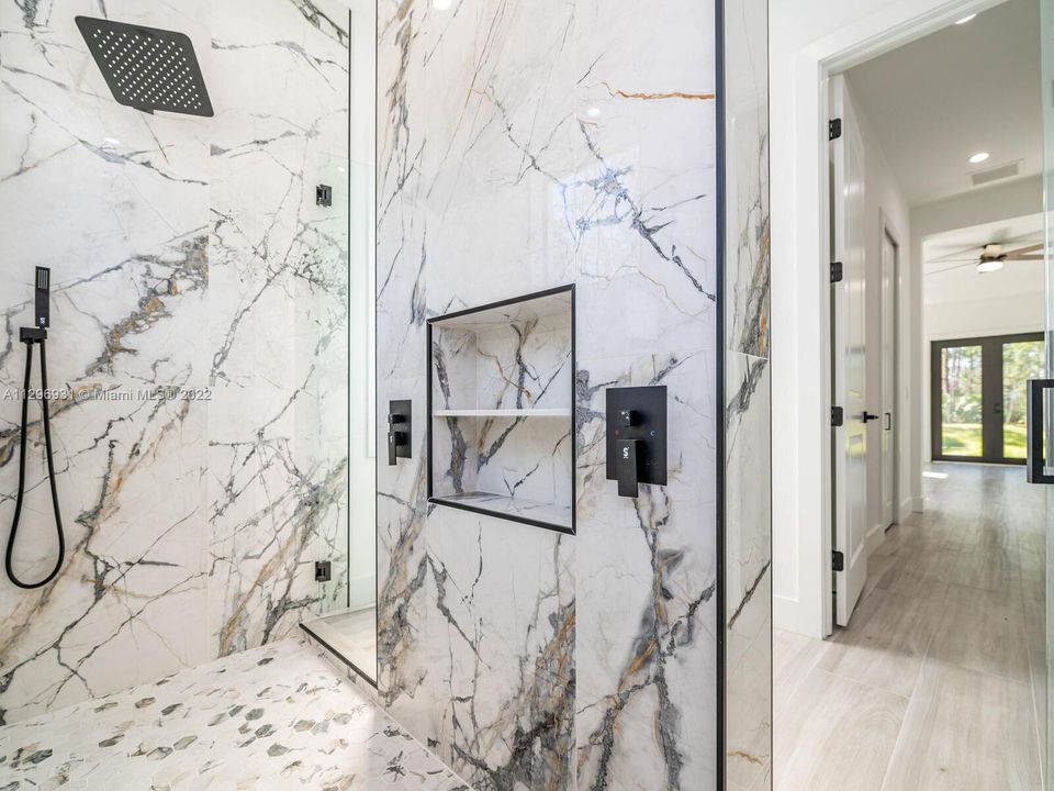 Recently Sold: $1,190,000 (4 beds, 4 baths, 2644 Square Feet)