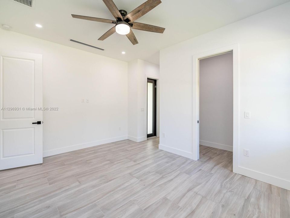 Recently Sold: $1,190,000 (4 beds, 4 baths, 2644 Square Feet)