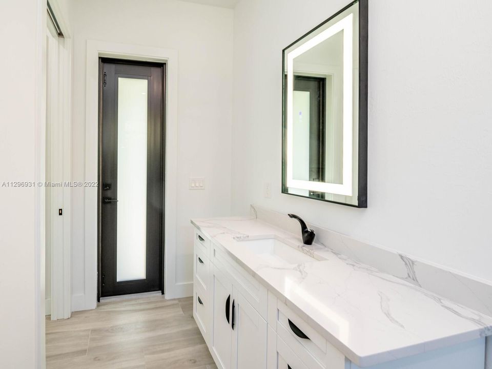 Recently Sold: $1,190,000 (4 beds, 4 baths, 2644 Square Feet)