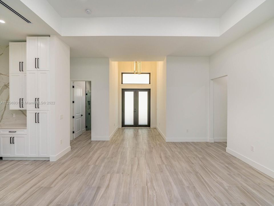 Recently Sold: $1,190,000 (4 beds, 4 baths, 2644 Square Feet)