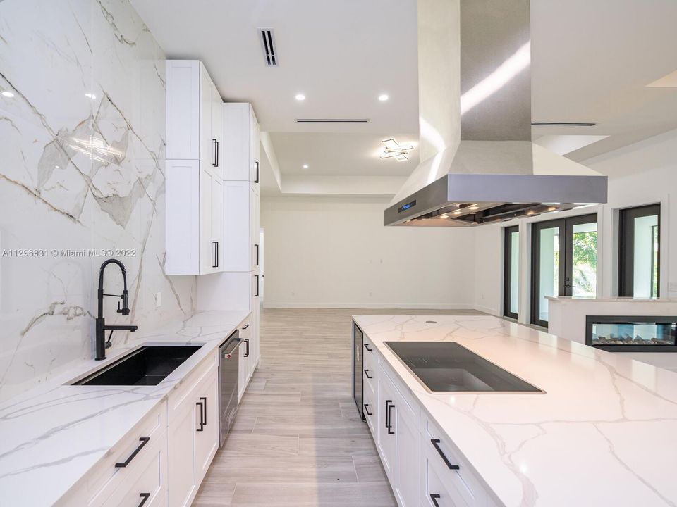 Recently Sold: $1,190,000 (4 beds, 4 baths, 2644 Square Feet)