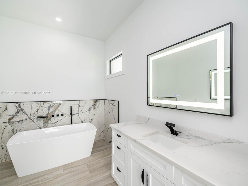 Recently Sold: $1,190,000 (4 beds, 4 baths, 2644 Square Feet)