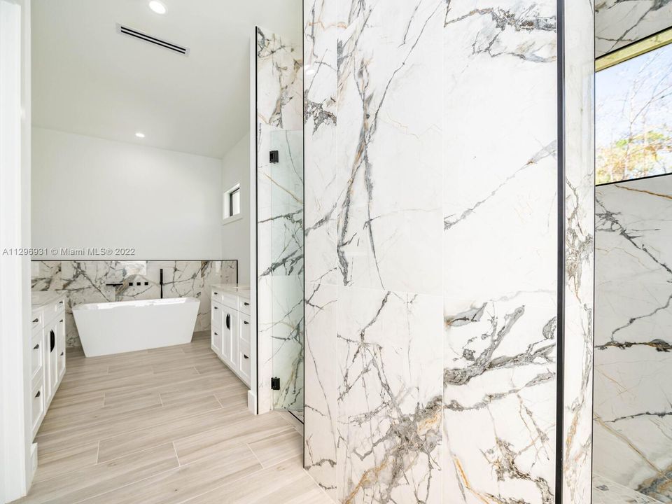 Recently Sold: $1,190,000 (4 beds, 4 baths, 2644 Square Feet)