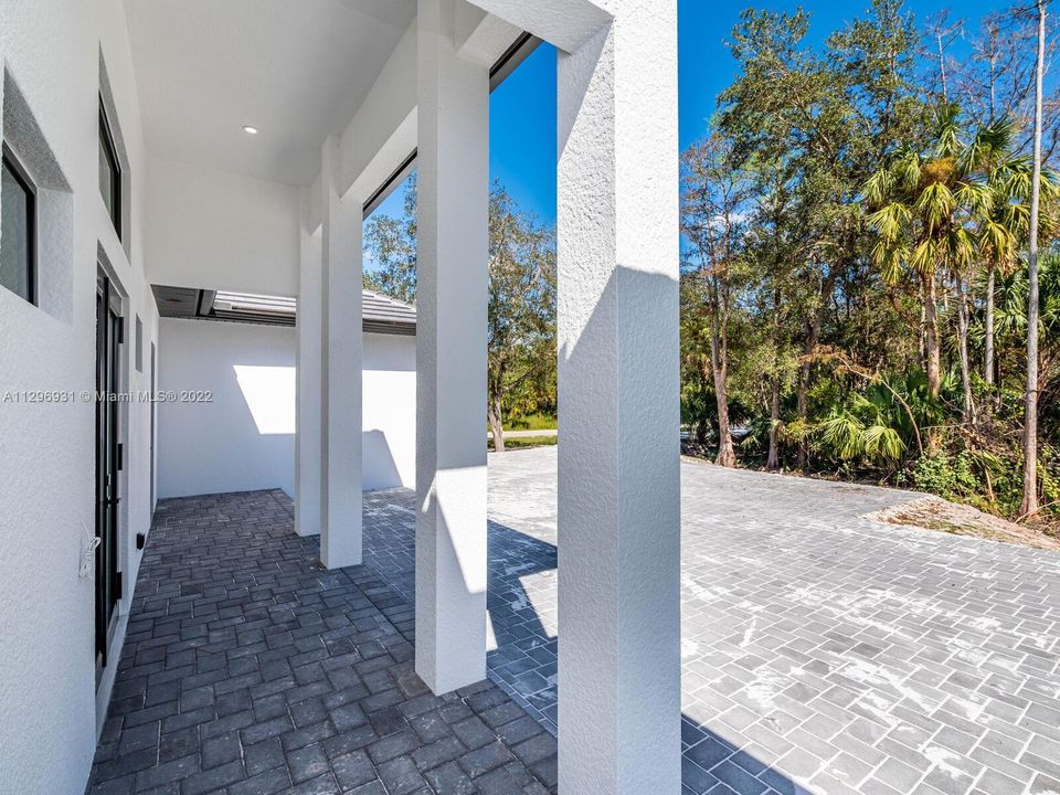 Recently Sold: $1,190,000 (4 beds, 4 baths, 2644 Square Feet)