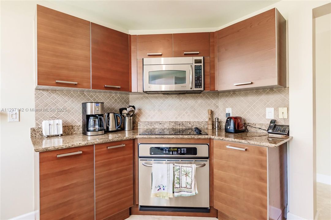 Recently Sold: $899,000 (2 beds, 2 baths, 2228 Square Feet)
