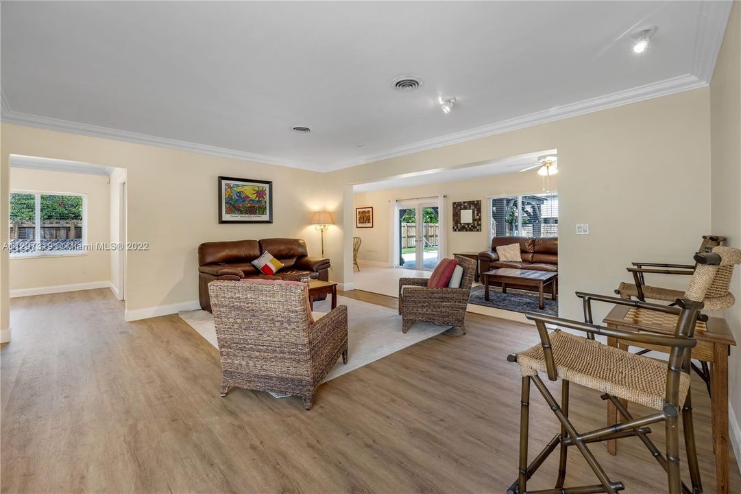 Recently Sold: $1,649,000 (4 beds, 2 baths, 2544 Square Feet)