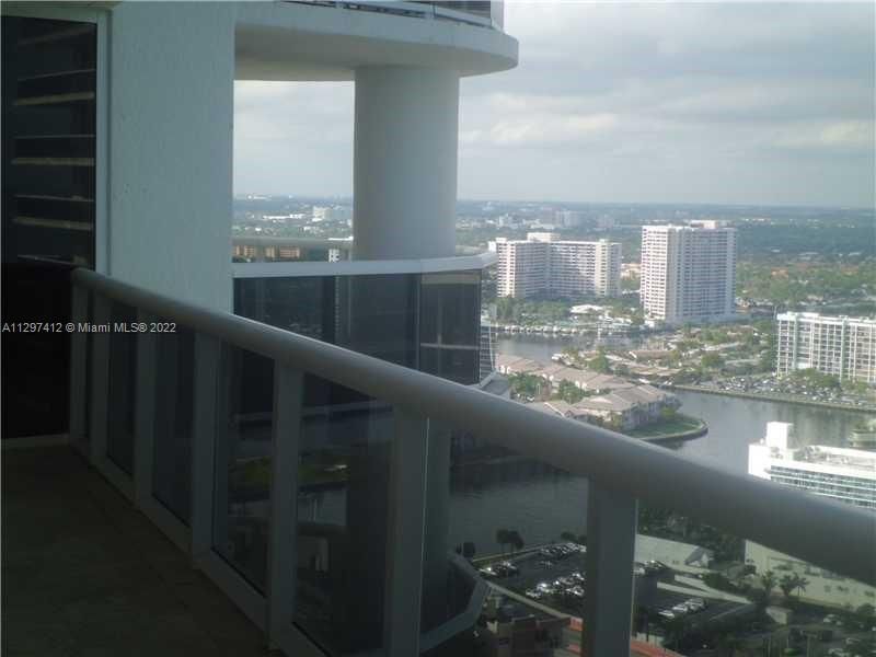 Recently Sold: $1,299,000 (2 beds, 2 baths, 1782 Square Feet)