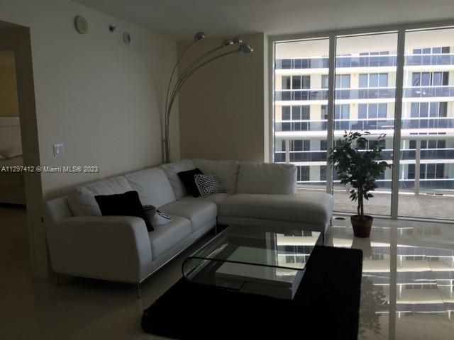 Recently Sold: $1,299,000 (2 beds, 2 baths, 1782 Square Feet)