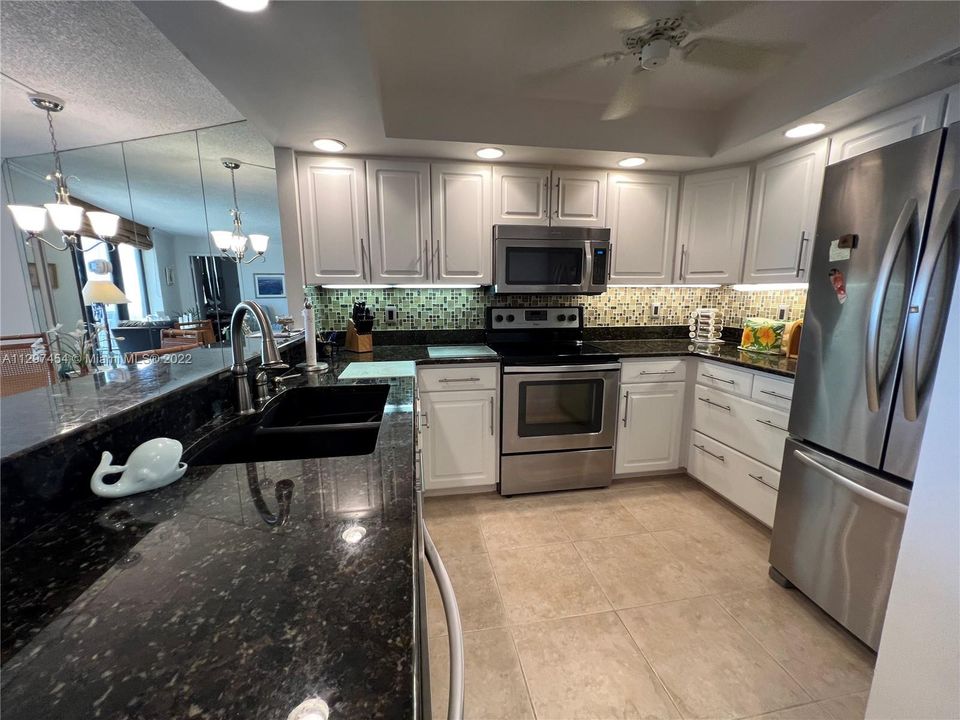 Recently Rented: $3,000 (2 beds, 2 baths, 1219 Square Feet)