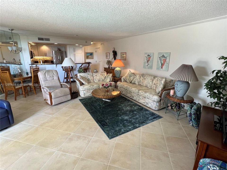 Recently Rented: $3,000 (2 beds, 2 baths, 1219 Square Feet)