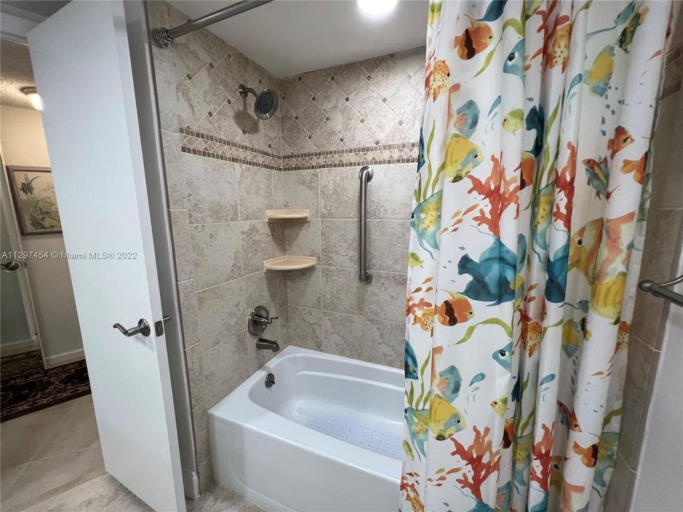 Recently Rented: $3,000 (2 beds, 2 baths, 1219 Square Feet)