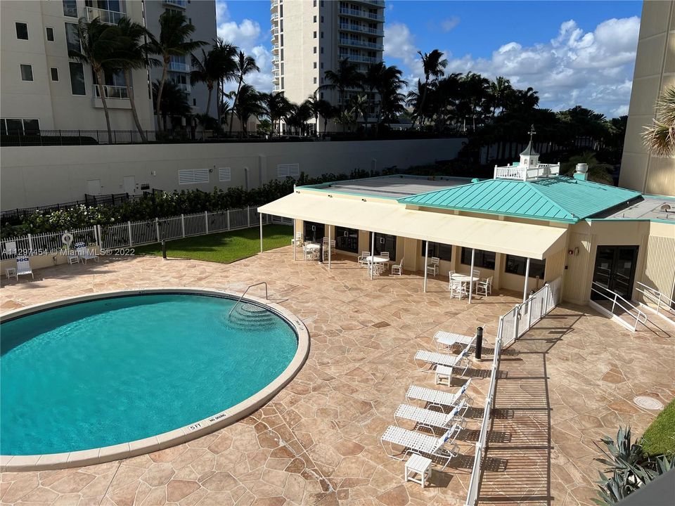 Recently Rented: $3,000 (2 beds, 2 baths, 1219 Square Feet)