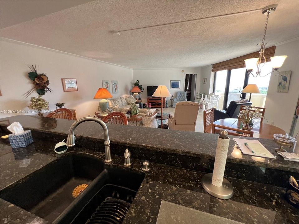 Recently Rented: $3,000 (2 beds, 2 baths, 1219 Square Feet)