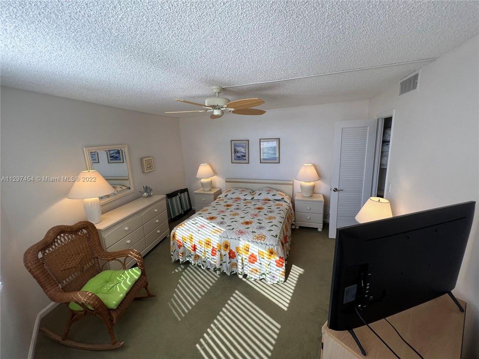 Recently Rented: $3,000 (2 beds, 2 baths, 1219 Square Feet)