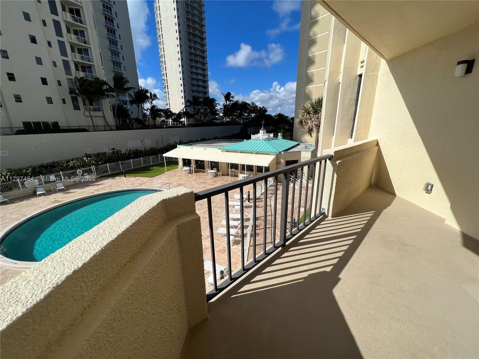 Recently Rented: $3,000 (2 beds, 2 baths, 1219 Square Feet)