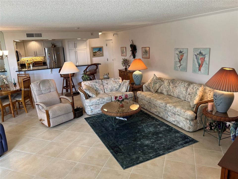 Recently Rented: $3,000 (2 beds, 2 baths, 1219 Square Feet)