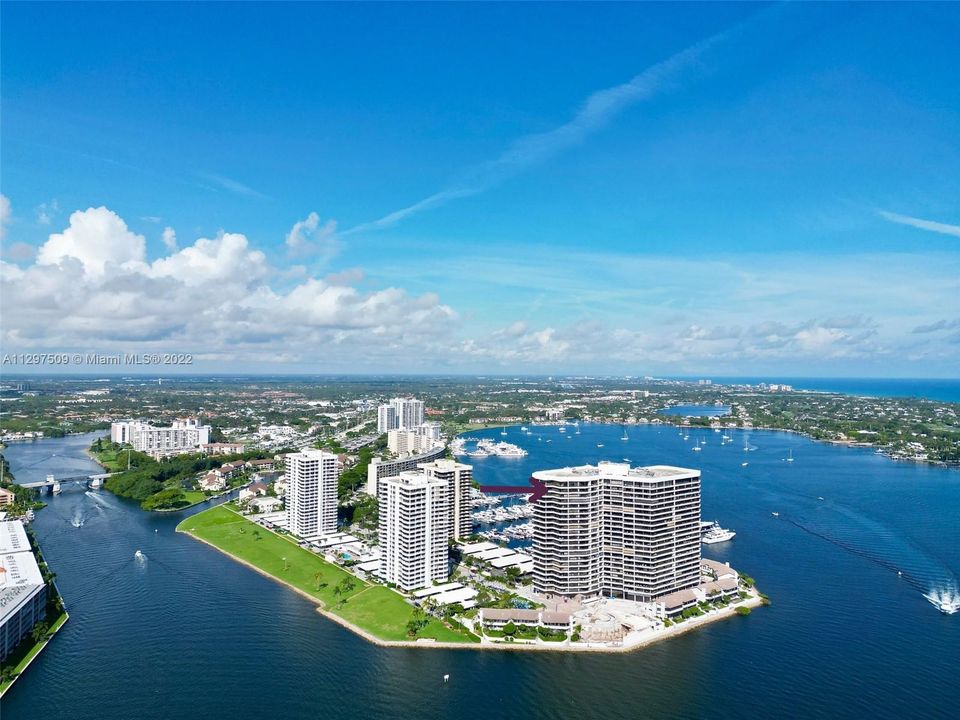 Recently Sold: $1,350,000 (2 beds, 2 baths, 2646 Square Feet)