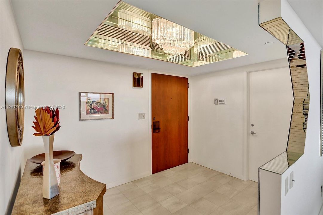 Recently Sold: $1,350,000 (2 beds, 2 baths, 2646 Square Feet)