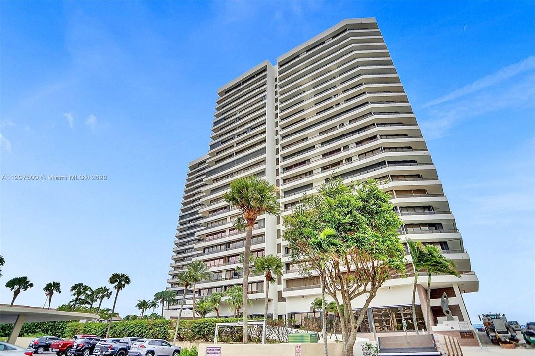 Recently Sold: $1,350,000 (2 beds, 2 baths, 2646 Square Feet)