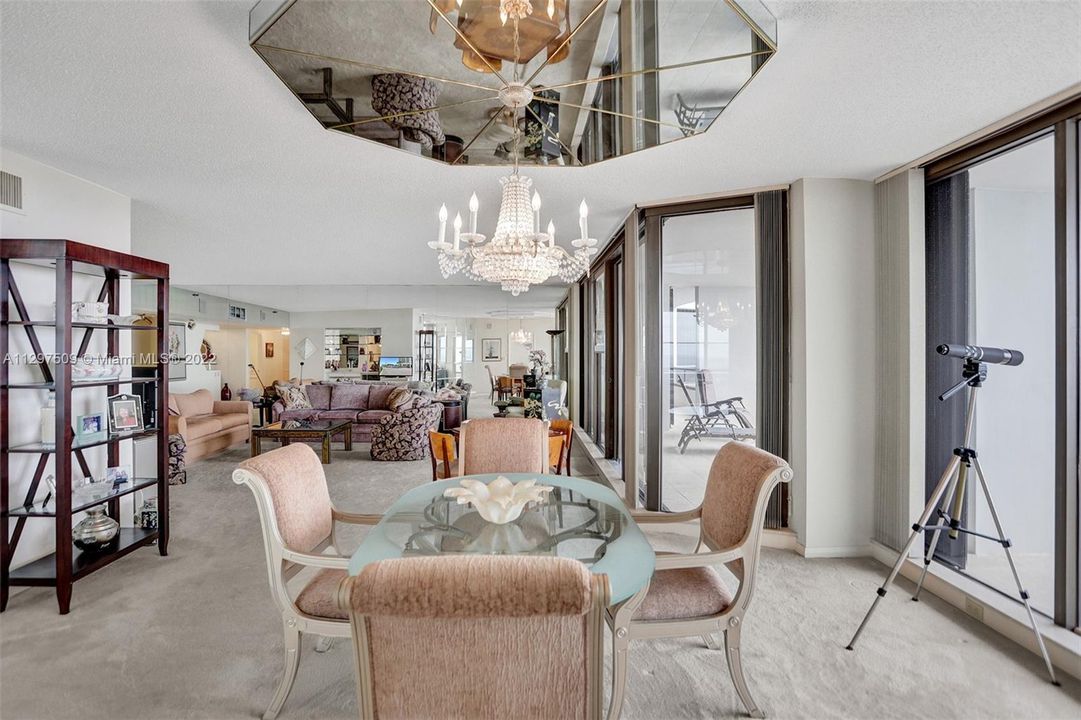 Recently Sold: $1,350,000 (2 beds, 2 baths, 2646 Square Feet)