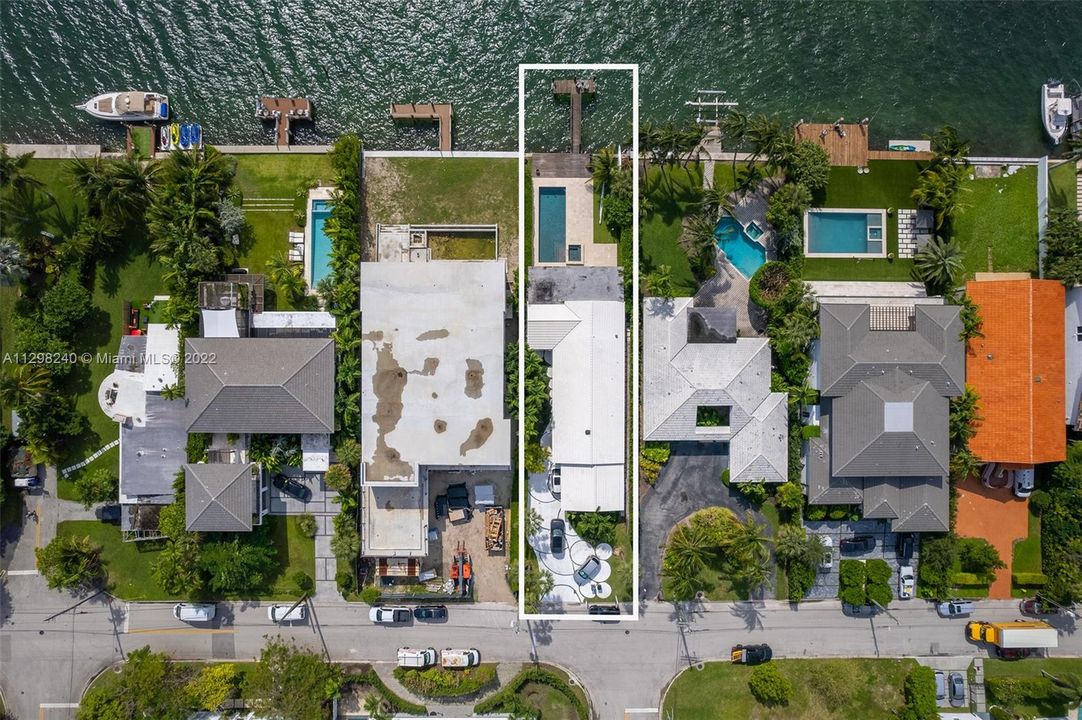 Recently Sold: $7,000,000 (4 beds, 2 baths, 2056 Square Feet)