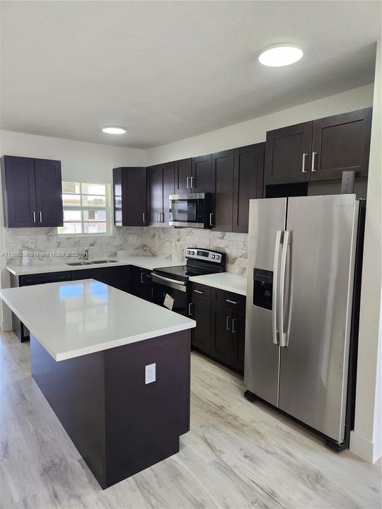 Recently Sold: $500,000 (4 beds, 2 baths, 1670 Square Feet)