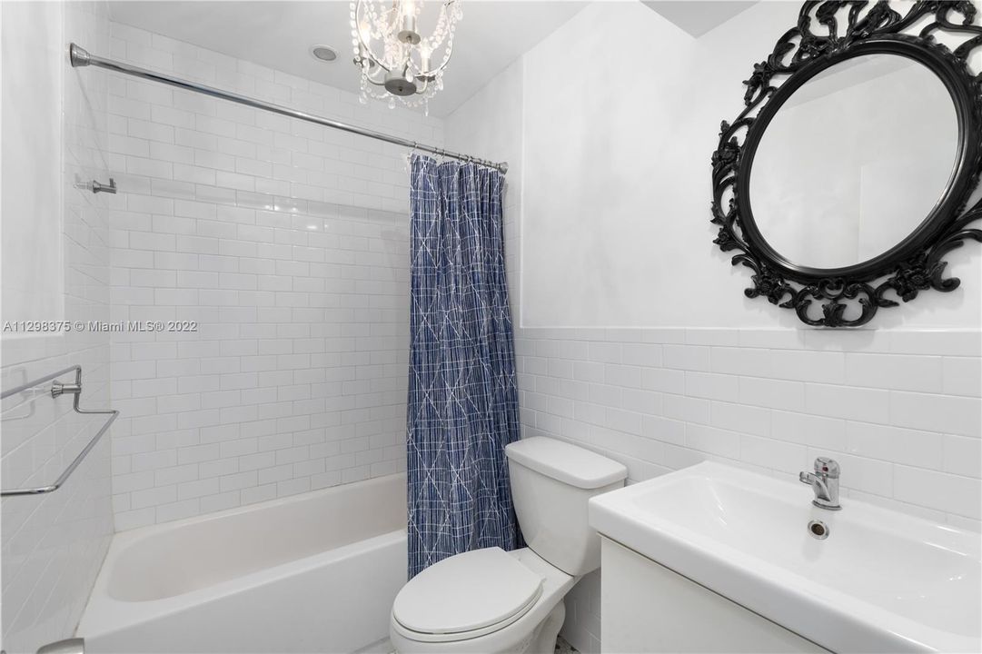 最近售出: $378,000 (2 贝兹, 2 浴室, 1325 平方英尺)