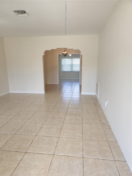 Recently Rented: $3,650 (3 beds, 2 baths, 1119 Square Feet)