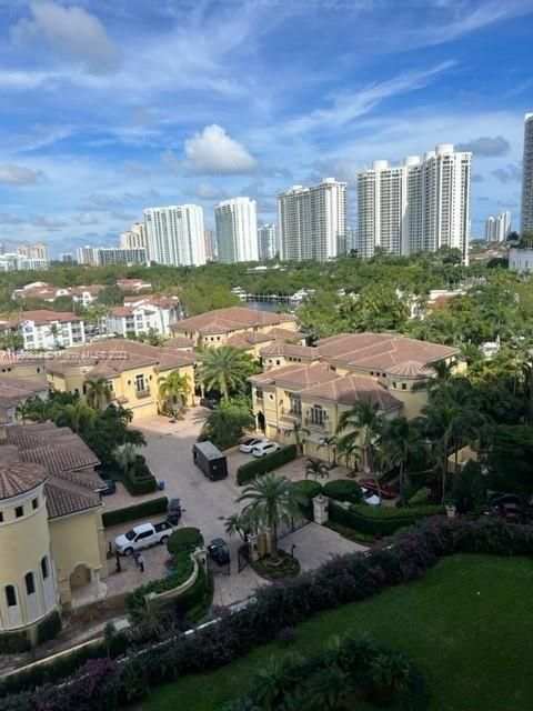Recently Sold: $285,000 (1 beds, 2 baths, 1230 Square Feet)
