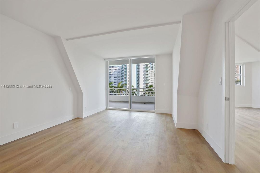 Recently Rented: $4,075 (1 beds, 1 baths, 1036 Square Feet)