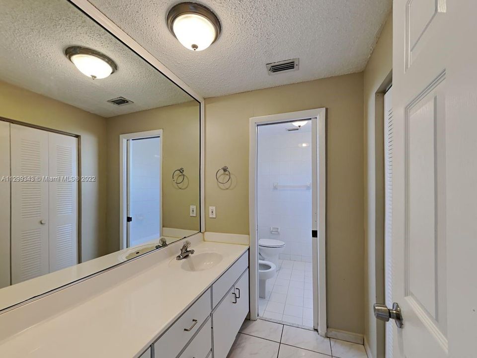 Недавно арендовано: $3,185 (4 спален, 2 ванн, 1546 Квадратных фут)