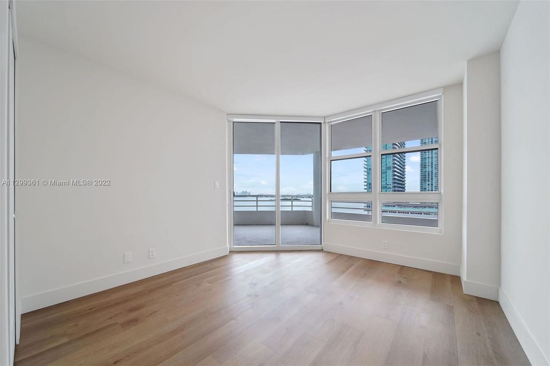 Recently Rented: $5,349 (2 beds, 2 baths, 1398 Square Feet)