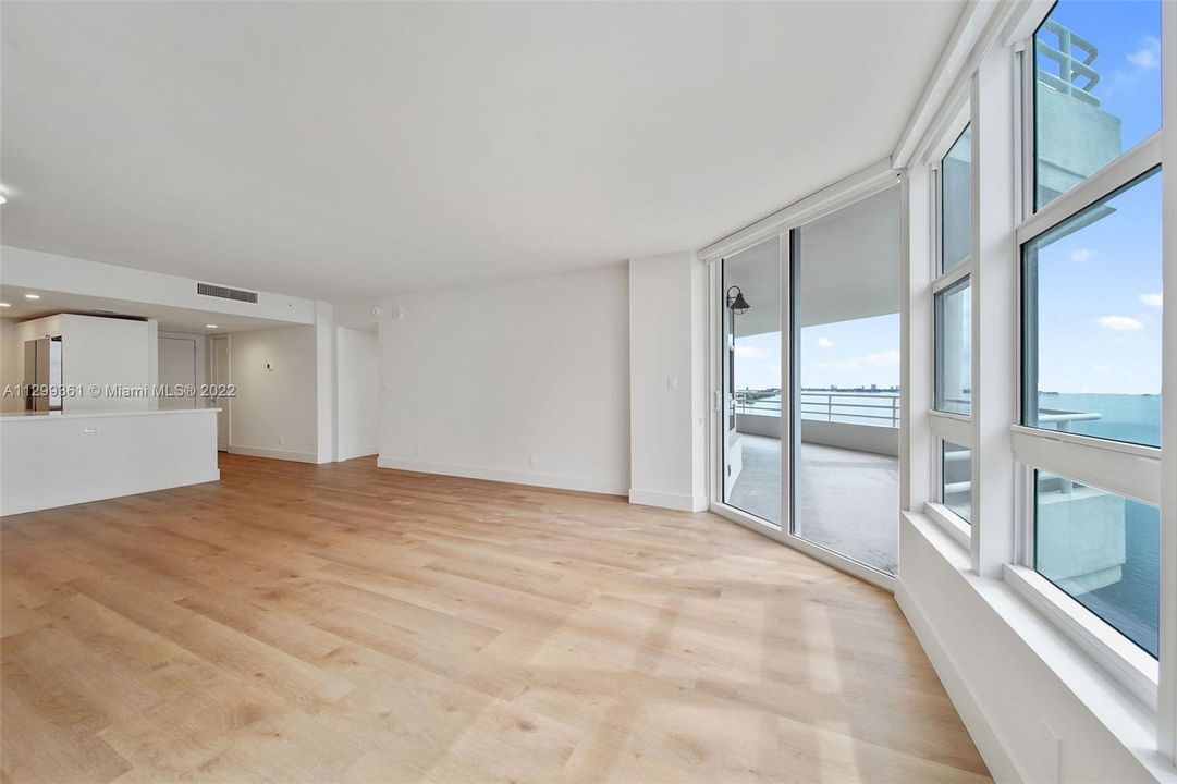 Recently Rented: $5,349 (2 beds, 2 baths, 1398 Square Feet)