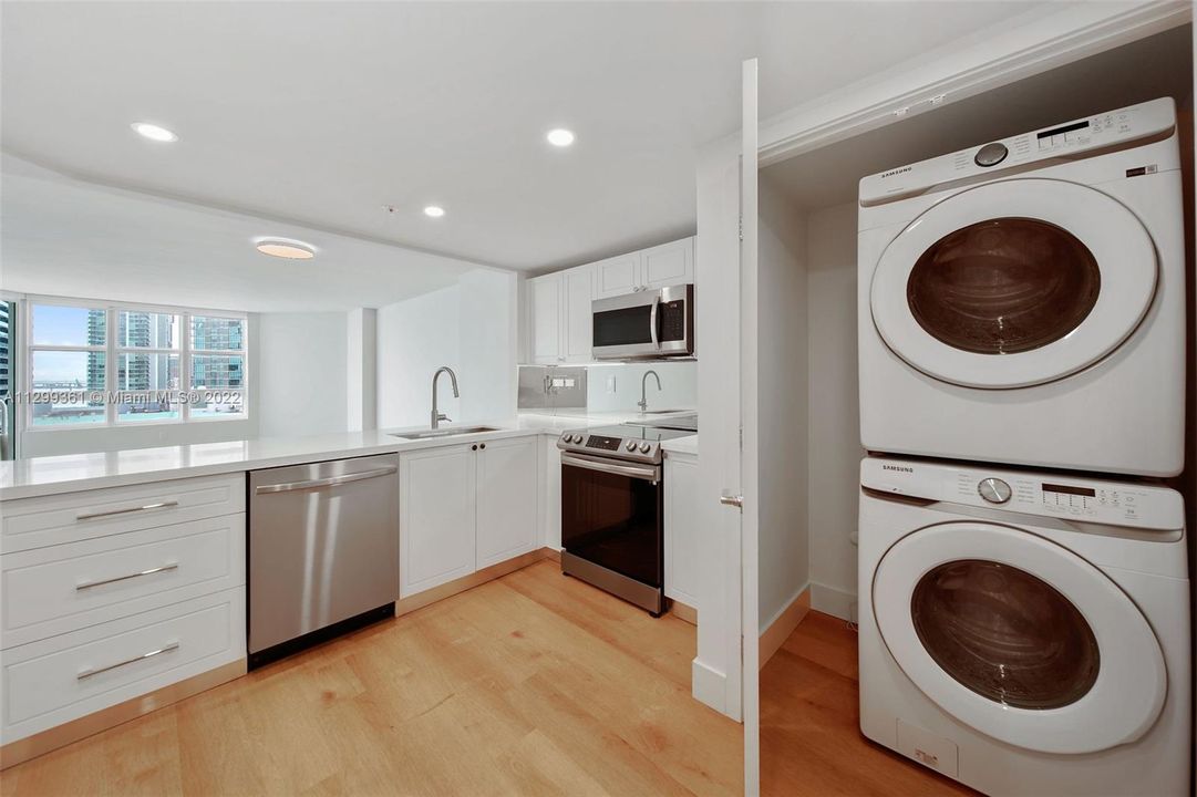 Recently Rented: $5,349 (2 beds, 2 baths, 1398 Square Feet)