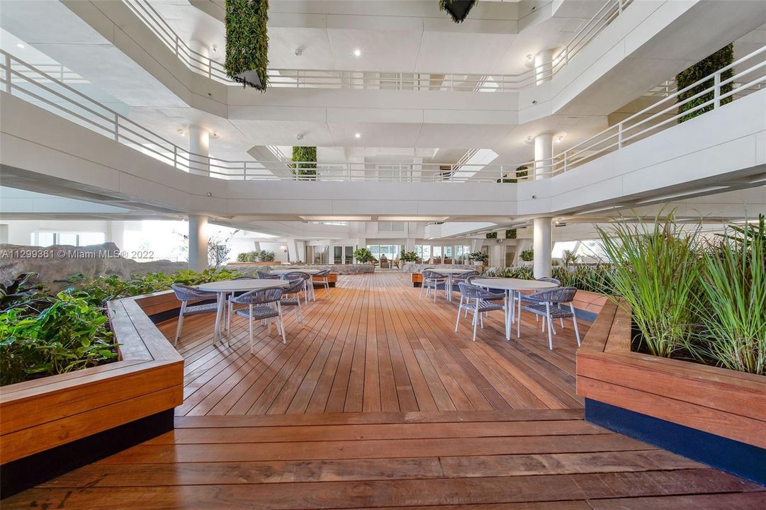 Recently Rented: $5,349 (2 beds, 2 baths, 1398 Square Feet)