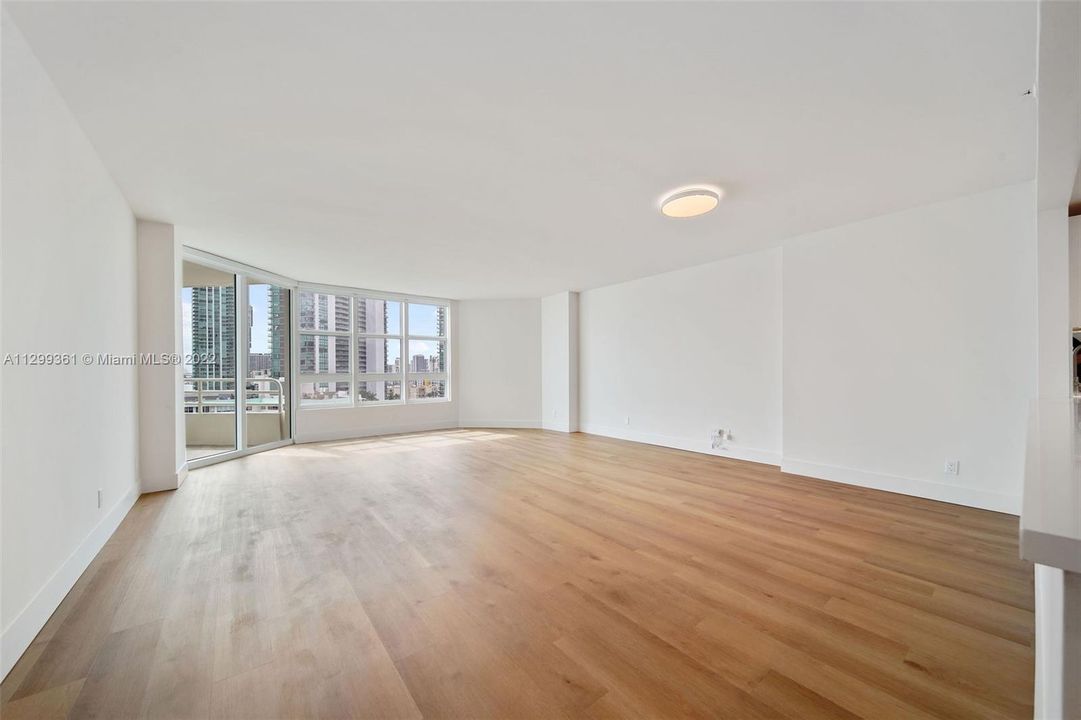 Recently Rented: $5,349 (2 beds, 2 baths, 1398 Square Feet)