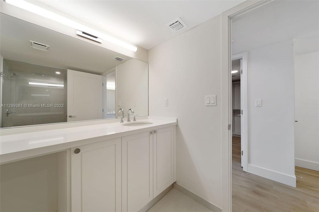 Recently Rented: $5,349 (2 beds, 2 baths, 1398 Square Feet)