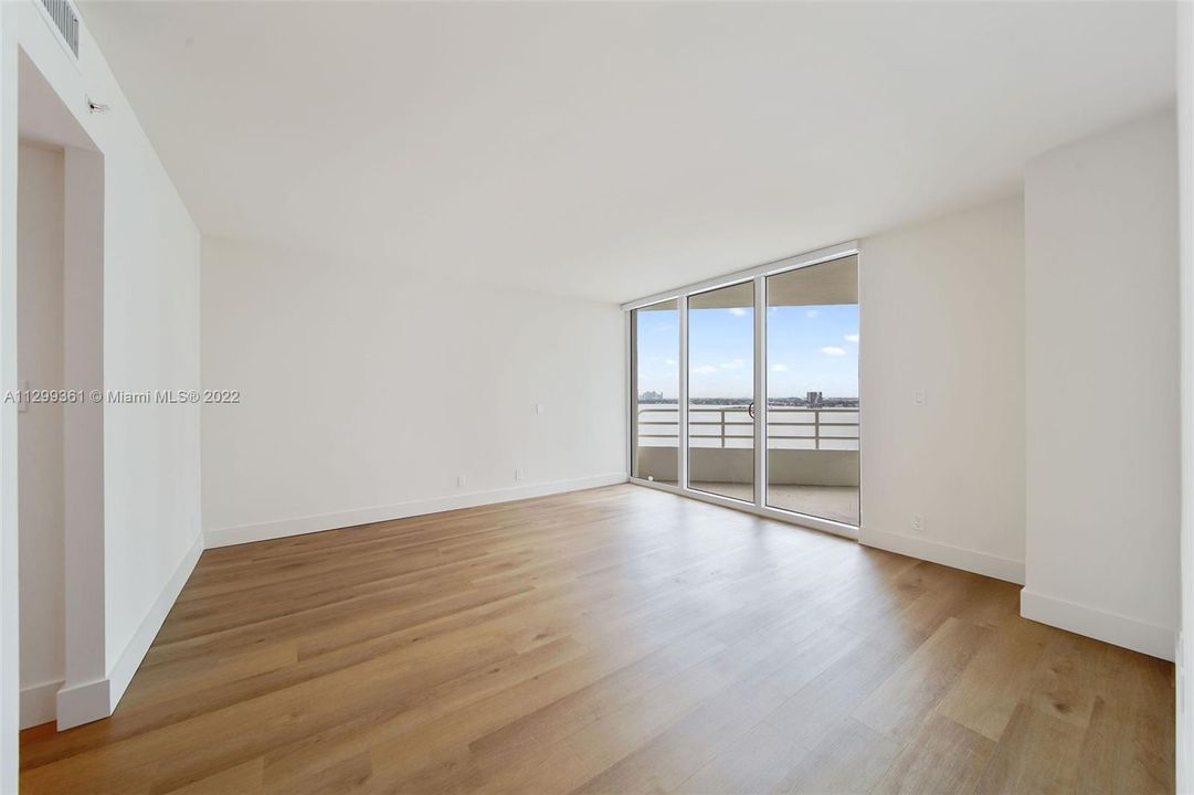 Recently Rented: $5,349 (2 beds, 2 baths, 1398 Square Feet)