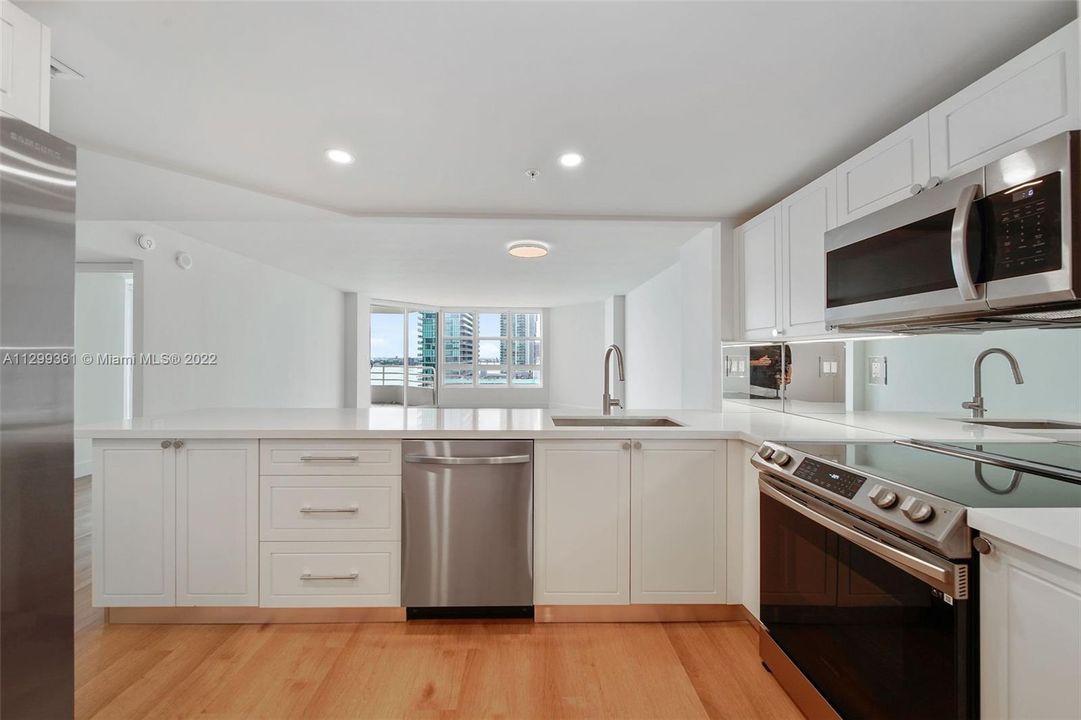 Recently Rented: $5,349 (2 beds, 2 baths, 1398 Square Feet)