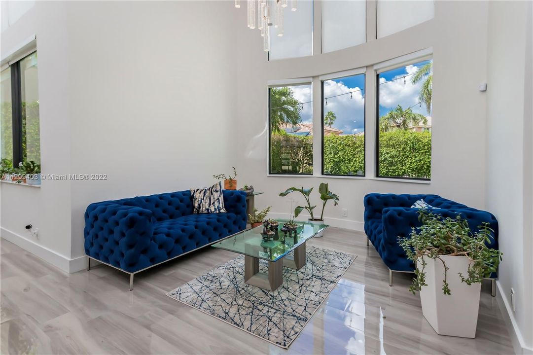 Recently Sold: $1,275,000 (5 beds, 5 baths, 3940 Square Feet)