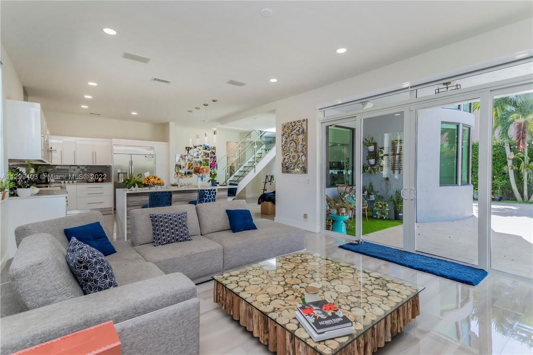 Recently Sold: $1,275,000 (5 beds, 5 baths, 3940 Square Feet)